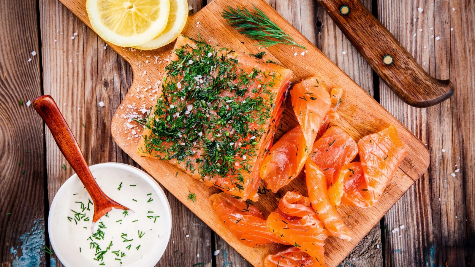 seafoods, рыба, специи, fish, соус, зелень, вкусно, lemons, лимон
