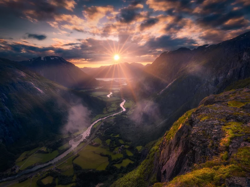 закат, река