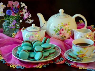 цветы, чай, чайник, печенье, натюрморт, макарон