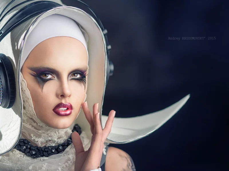 woman, bright, headset, makeup, yelashes