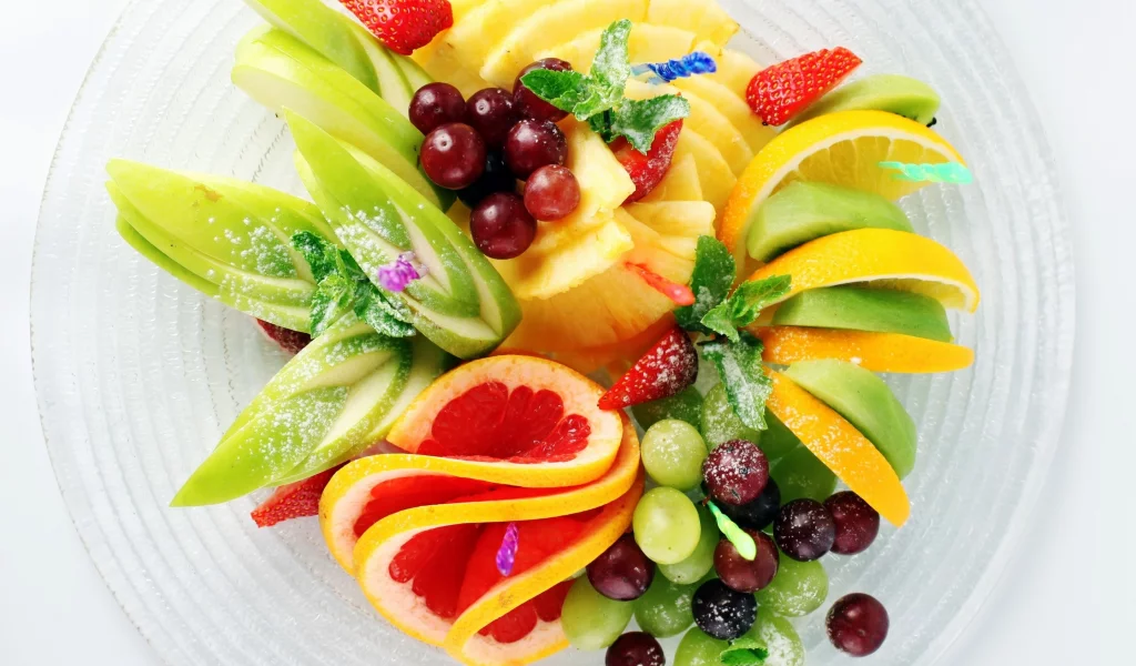 banana, strawberry, grapefruit, киви, dish, mint, apple, салат, блюдо, kiwi, salad, ruit, грейпфрут, pineapple, виноград, lemon, клубника, лимон, grapes, яблоко, фрукты, ананас, банан, мята