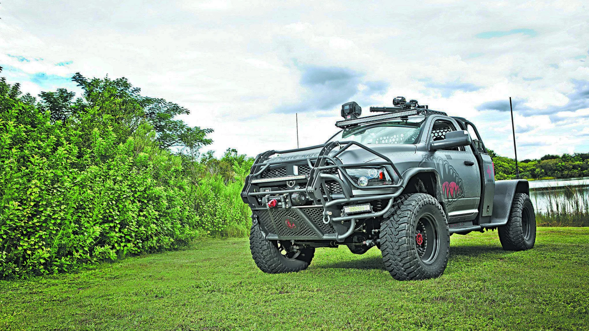 автомобиль, додж, 3500, dodge, dodge3500, front, three, muscle, musclecar, stance, power, car, mod, custom, front, sky, summer, see, indusrial, modern, silver, sun, summer, nice, wide