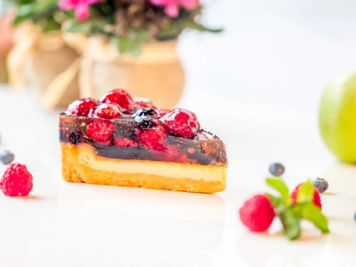 tort, zhele, iagody, iabloko, desert, торт, десерт, желе