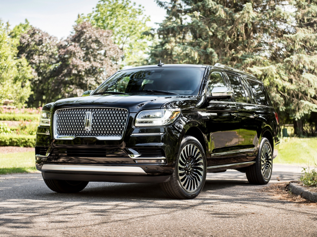 автомобиль, линкольн, навигатор, 2018, lincoln, navigator, long, wheelbase, suv, wagon, front, stance, power, car, black, mod, front, sky, summer, see, indusrial, modern, sun, summer, nice, wide