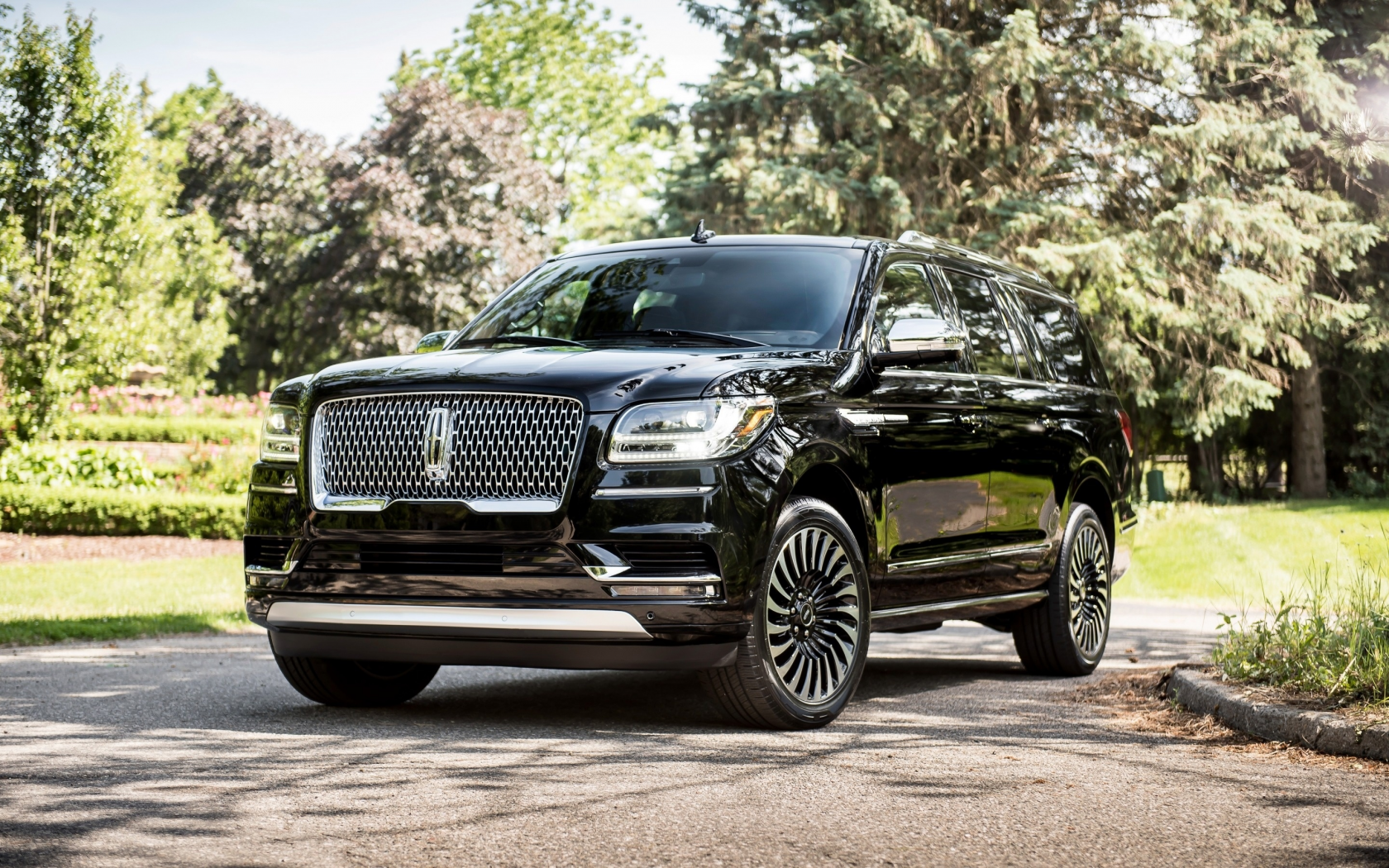 автомобиль, линкольн, навигатор, 2018, lincoln, navigator, long, wheelbase, suv, wagon, front, stance, power, car, black, mod, front, sky, summer, see, indusrial, modern, sun, summer, nice, wide