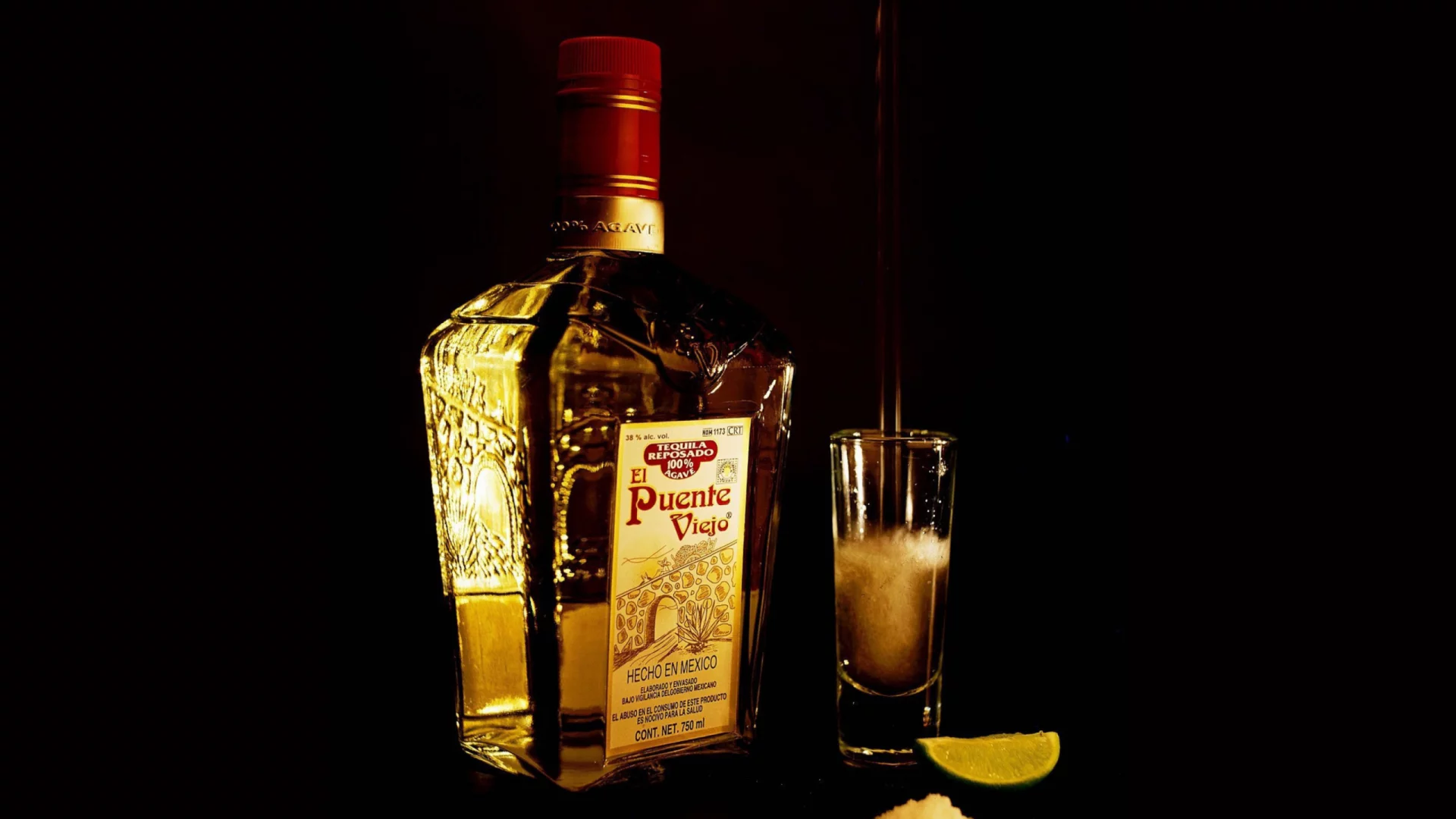 текила, лимон, соль, стол, комната, tequila, lemon, salt, table, old, room, nice, environment, wood, table, main, room, book, read, vine, nice, wide