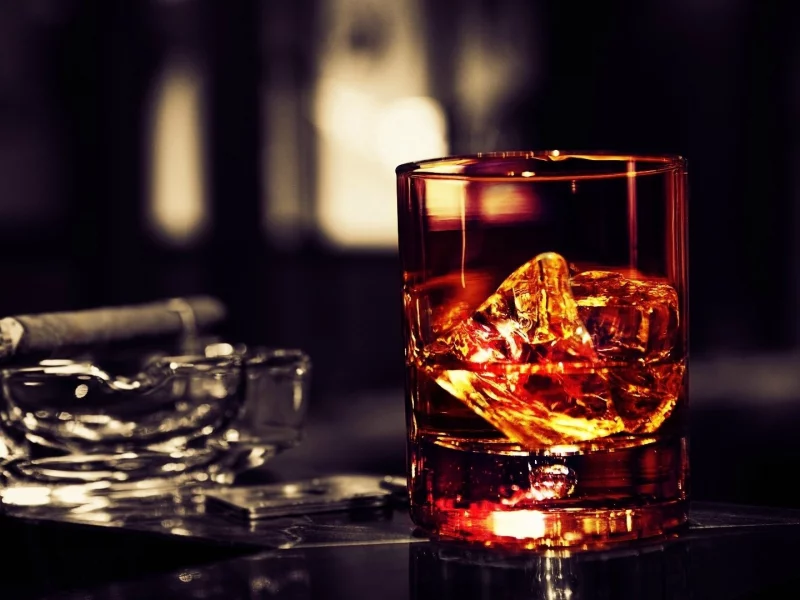 виски, стол, комната, whiskey, table, ice, old, room, dark, nice, environment, wood, table, main, room, book, read, vine, nice, wide