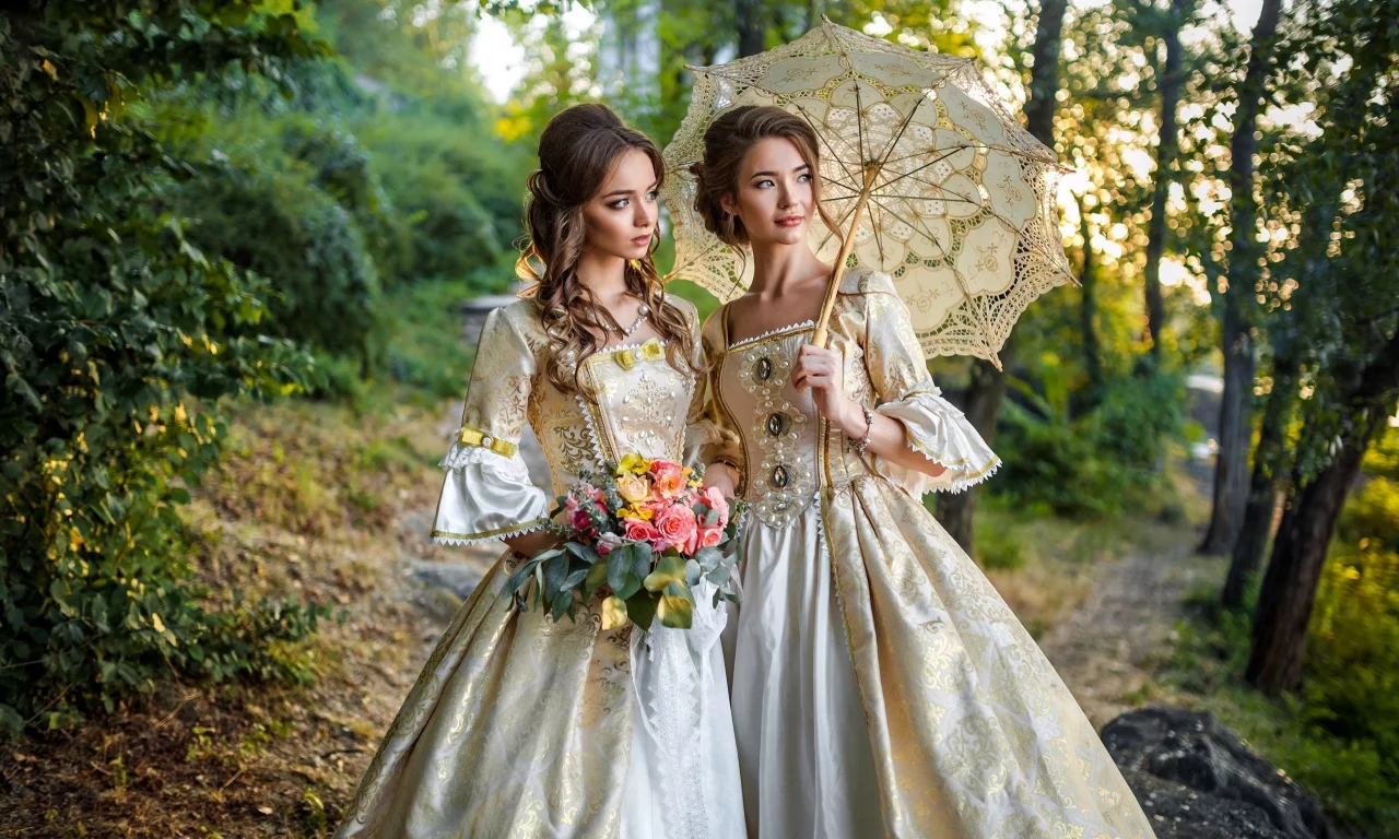 прически, цветы, ретро, нарядные, зонт, шатенки, красивые, лес, природа, украшения, деревья, платья, макияж, тропинка, боке, девушки