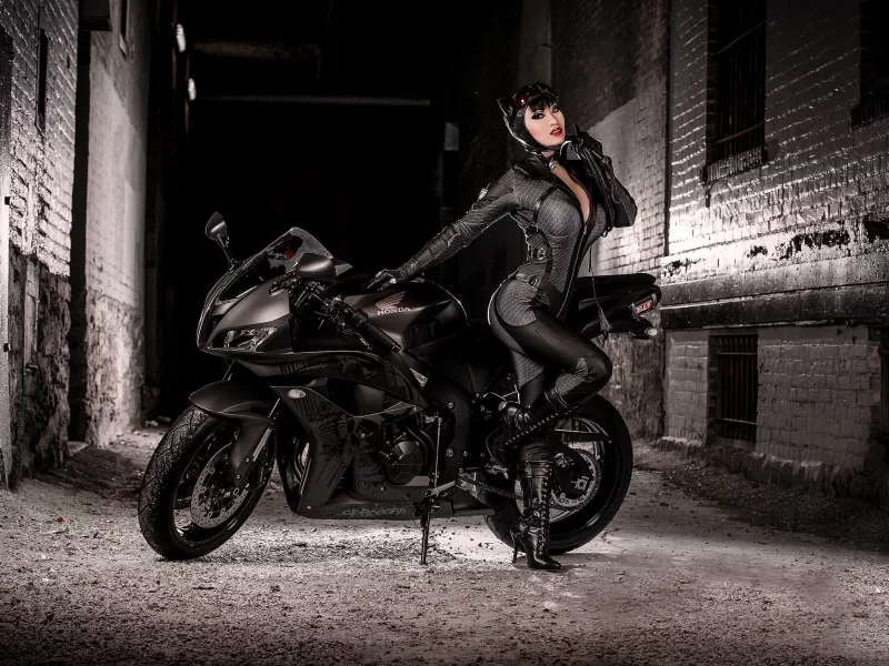 мотоцикл, хонда, сбр, 600, девушка, motorcycle, honda, cbr, girl, brunette, dress, grey, moto, black, custom, motorbike, bike, storm, highball, blark, see, dark, street, night, wide