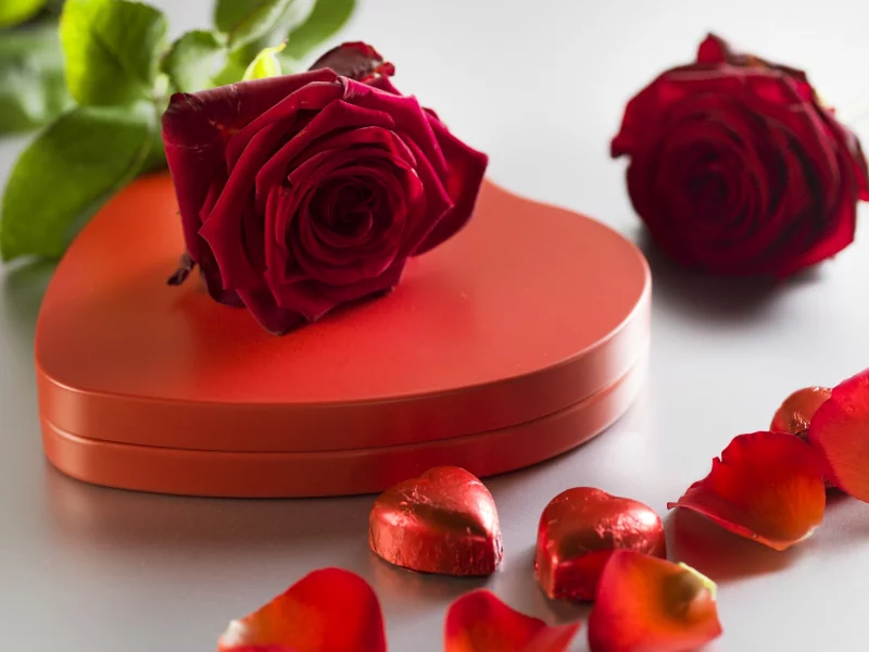 красные розы, valentines day, love, шоколад, roses, romantic, gift, сердечки, конфеты, heart, red