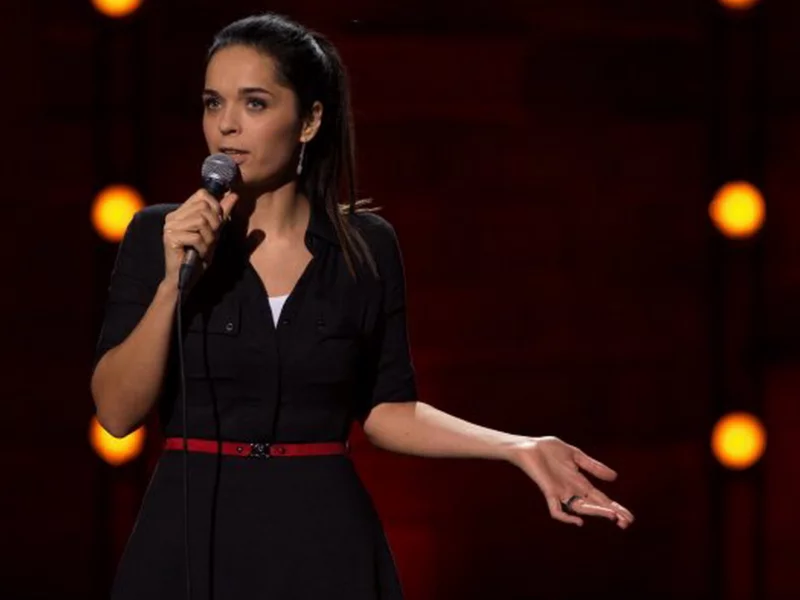 юлия ахметова, comedy woman, актриса, шоу, брюнетка, макияж, улыбка, фон, секси, красавица