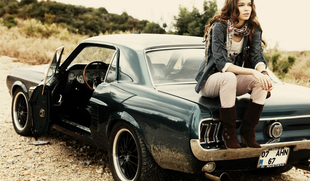 автомобиль, форд, мустанг, девушка, ford, mustang, girl, brown, dress, back, black, road, musclecar, power, car, sun, shore, see, indusrial, dark, nice, wide