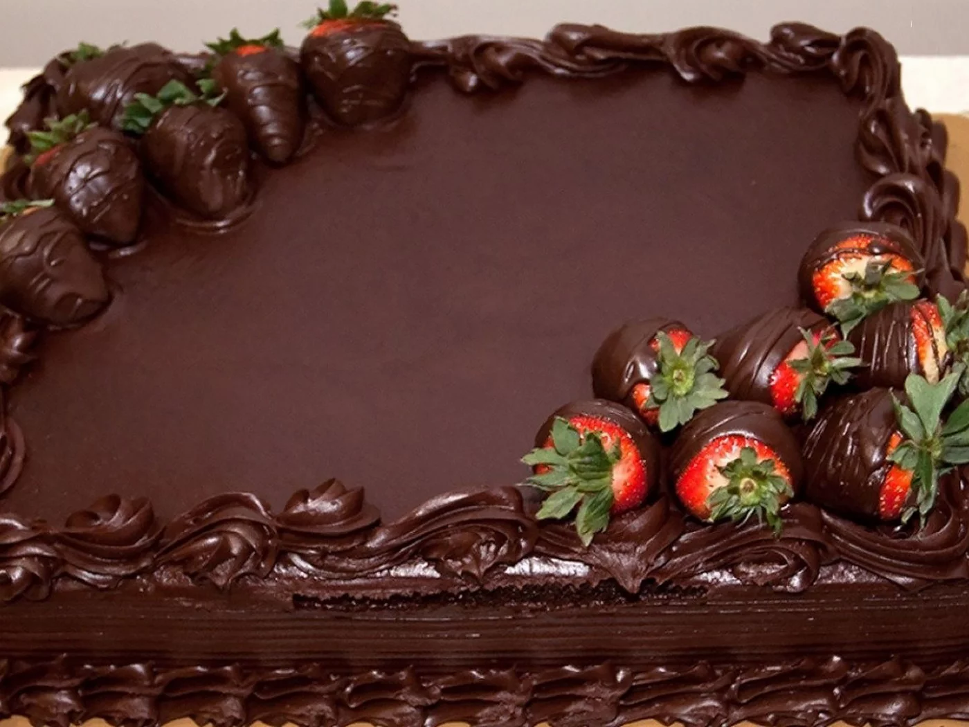 торт, тортик, шоколадный, клубника в шоколаде, cake, cakes, chocolate covered strawberries, chocolate, strawberries, color, brown, nice, environment, white, table, main, read, vine, see, nice, wide