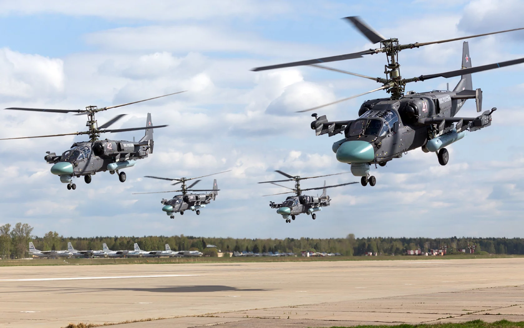 камов, ка52, ка, 52, аэродром, kamov, ka52, ka, aircraftamov, airfield, russia, alligator, army, military, front, helicopters, military, heli, high, fly, flight, sun, summer, see, sky, wide