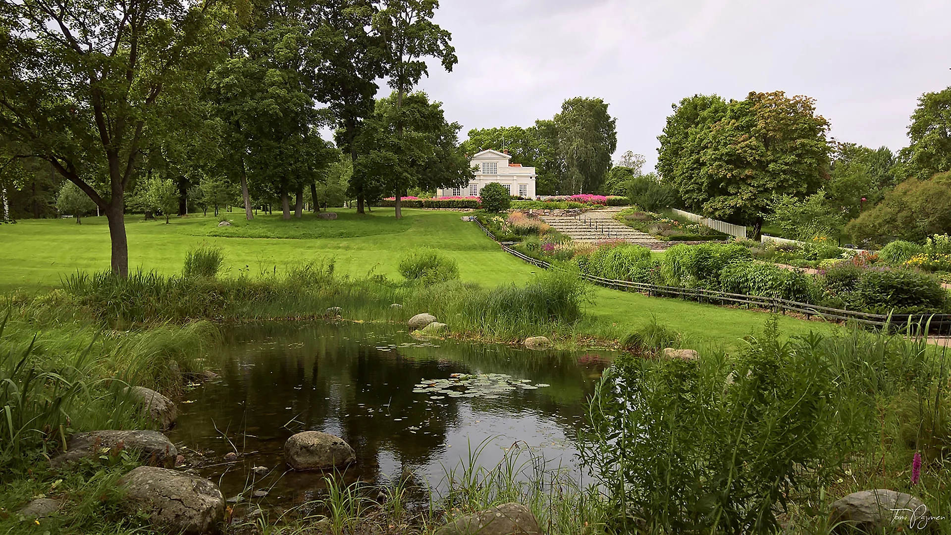 дом, усадьба, парк, пруд, house, mansion, рark, pond, trees, grass, light, sun, summer, sky, see, nice, pajunen, wide