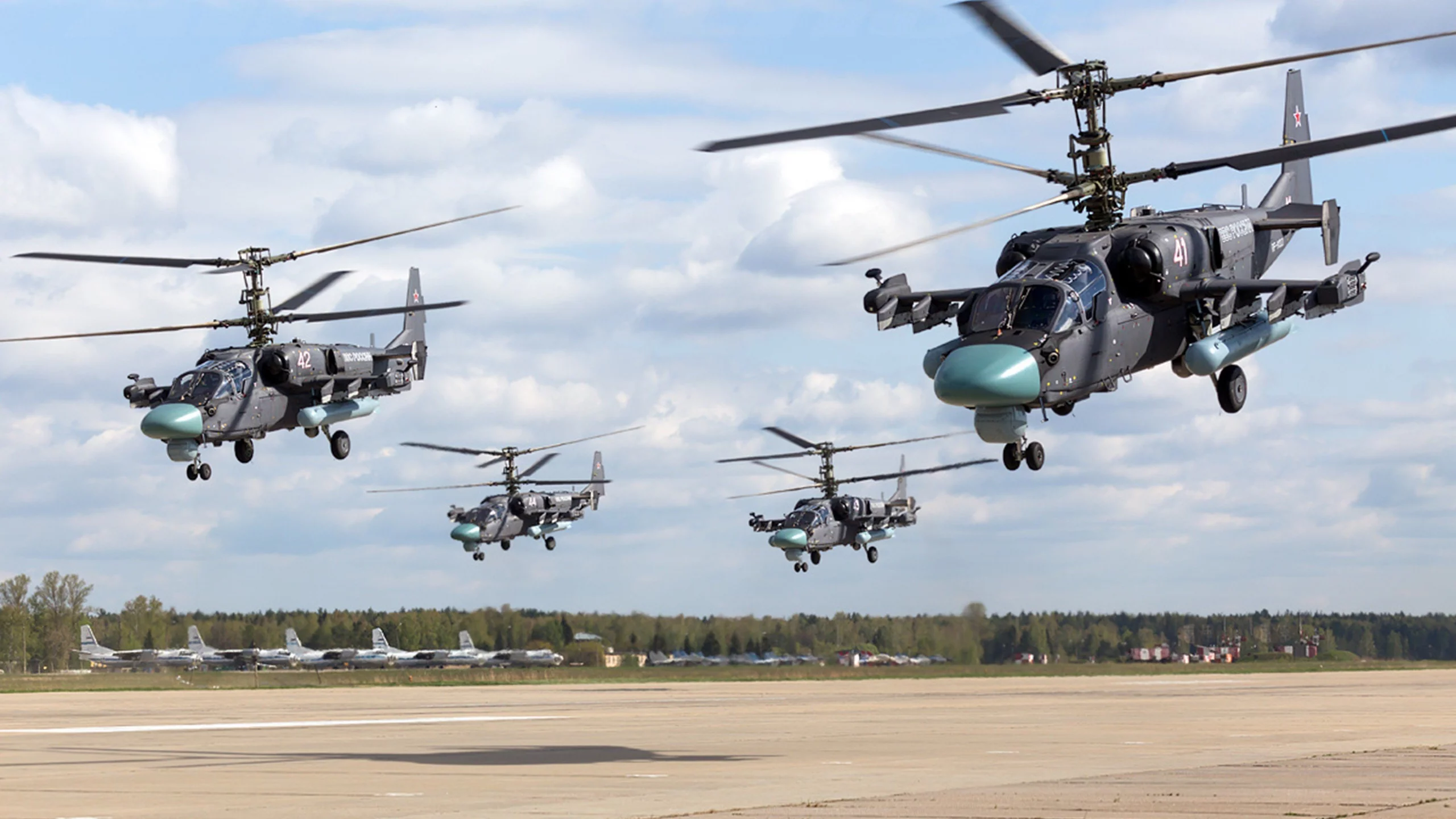 камов, ка52, ка, 52, аэродром, kamov, ka52, ka, aircraftamov, airfield, russia, alligator, army, military, front, helicopters, military, heli, high, fly, flight, sun, summer, see, sky, wide