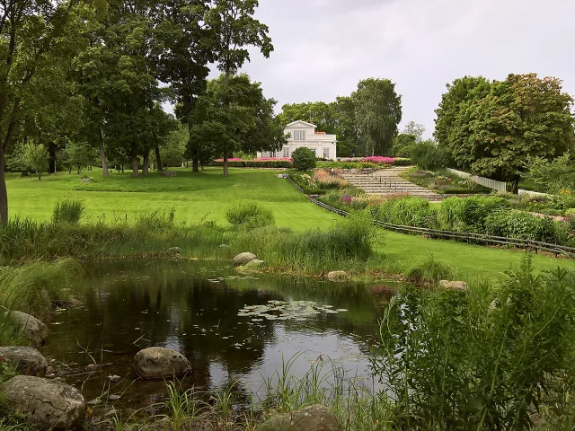 дом, усадьба, парк, пруд, house, mansion, рark, pond, trees, grass, light, sun, summer, sky, see, nice, pajunen, wide