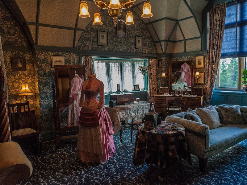комната, one of the many rooms in cragside house, northumberland, england, house, old, room, environment, main, victorian, nice, wood, library, table, wide, book, books, read, table, read, vine, wide