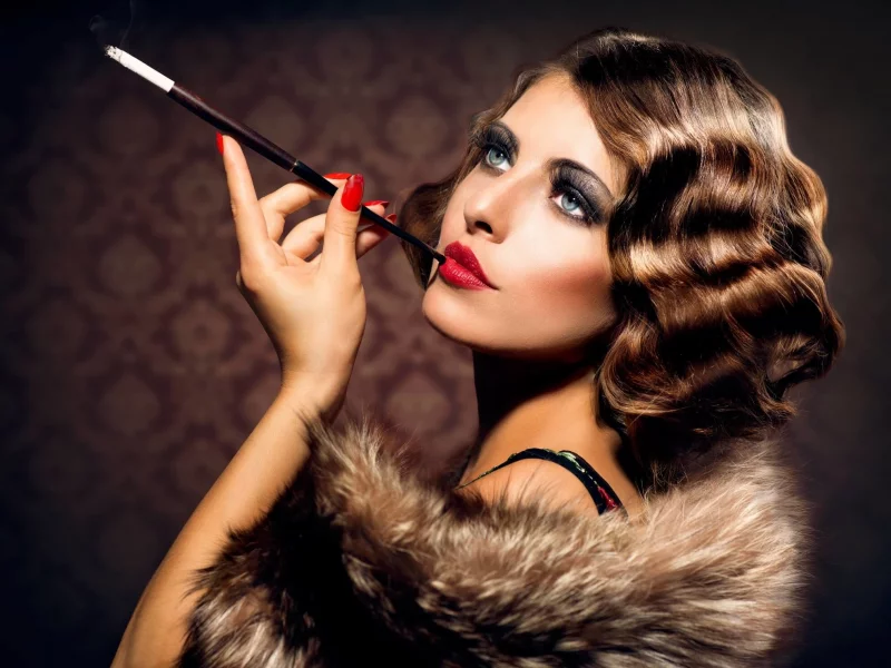 девушка, мех, girl, smoke, brown, dress, fur, grey, dark, evening, history, thirties, forties of the 20th century, sky, see, eyes, nice, wide