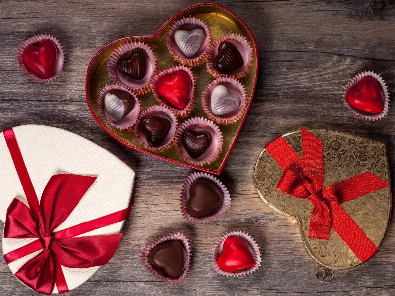 шоколад, любовь, romantic, тюльпаны, gift, chocolate, конфеты, сердечки, hearts