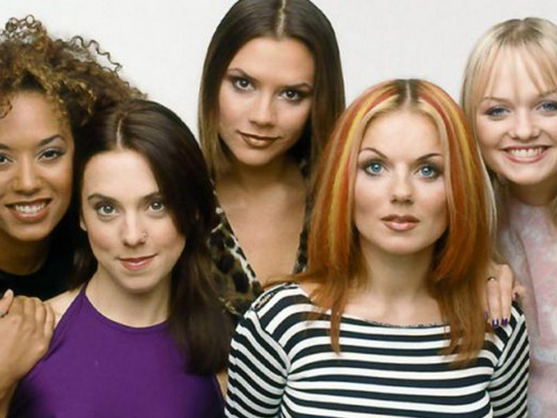 Большие девочки 5.04. Женские группы 90-х. Российские женские группы 2000-х. Spice girls одежда.