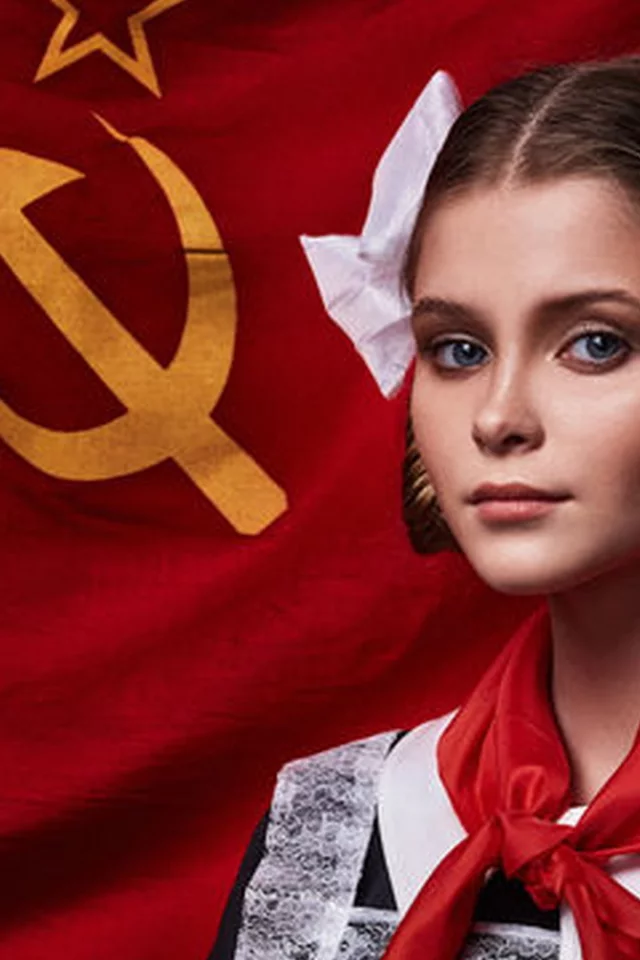 девушка, девушка в бантах, белые банты, пионерка, макияж, костюм, советский союз, ретро, красный галстук