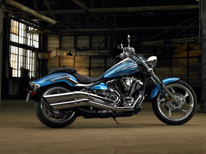 мотоцикл, ямаха, ангар, yamaha, v4, raider, vx1900s, custom, blue, motorbike, bike, wing, storm, highball, dark, see, sun, darkness, dark, hangar, see, nice, wide