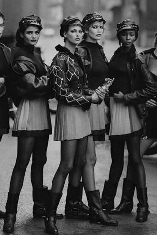 восемь девушек, чернобелая, ножки, фигура, ретро, мини юбка, девушка в кепке, сапоги, модели