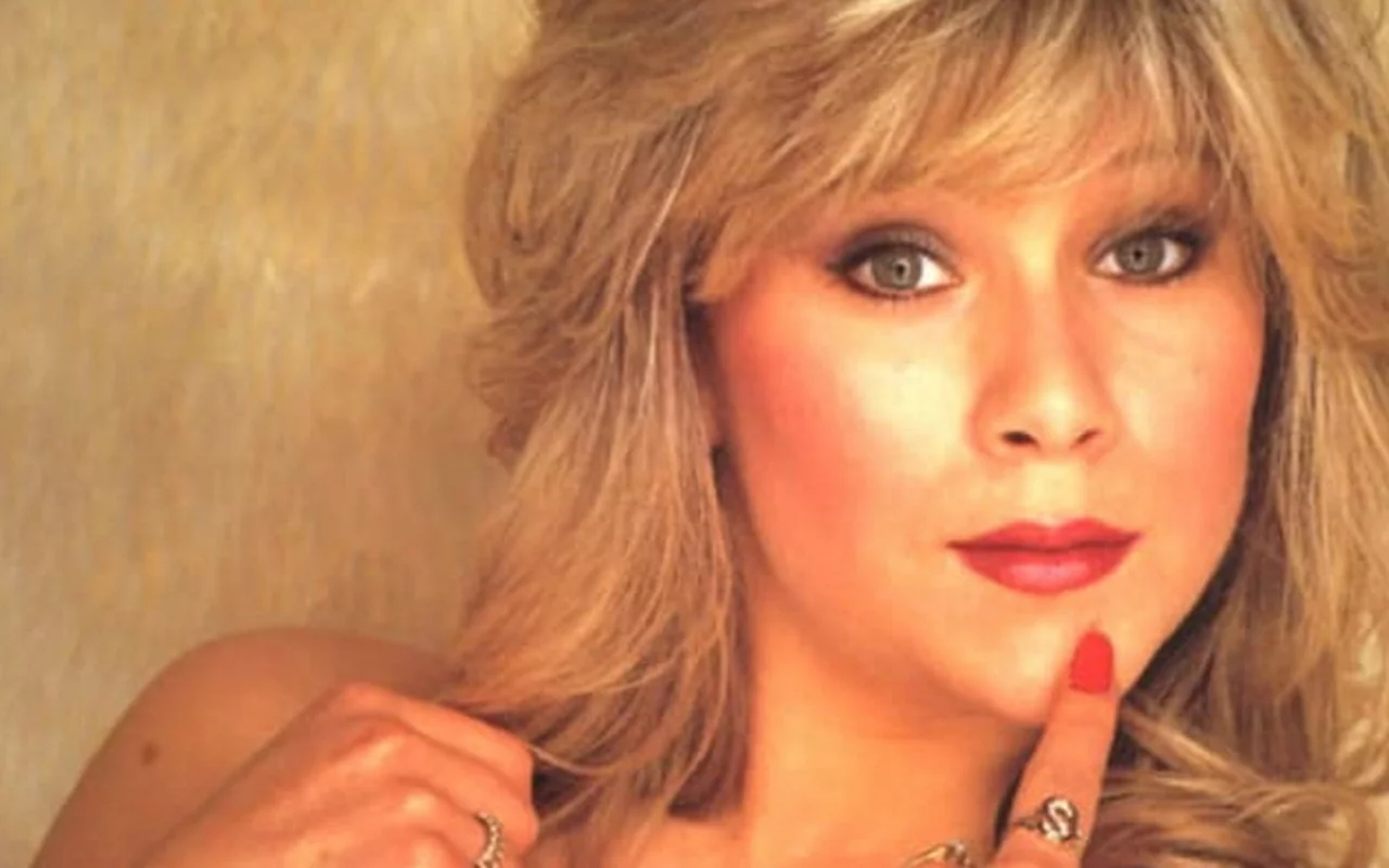 samantha fox, саманта фокс, девушка, певица, ретро фото, макияж, грудь, красивые глаза, секс символ