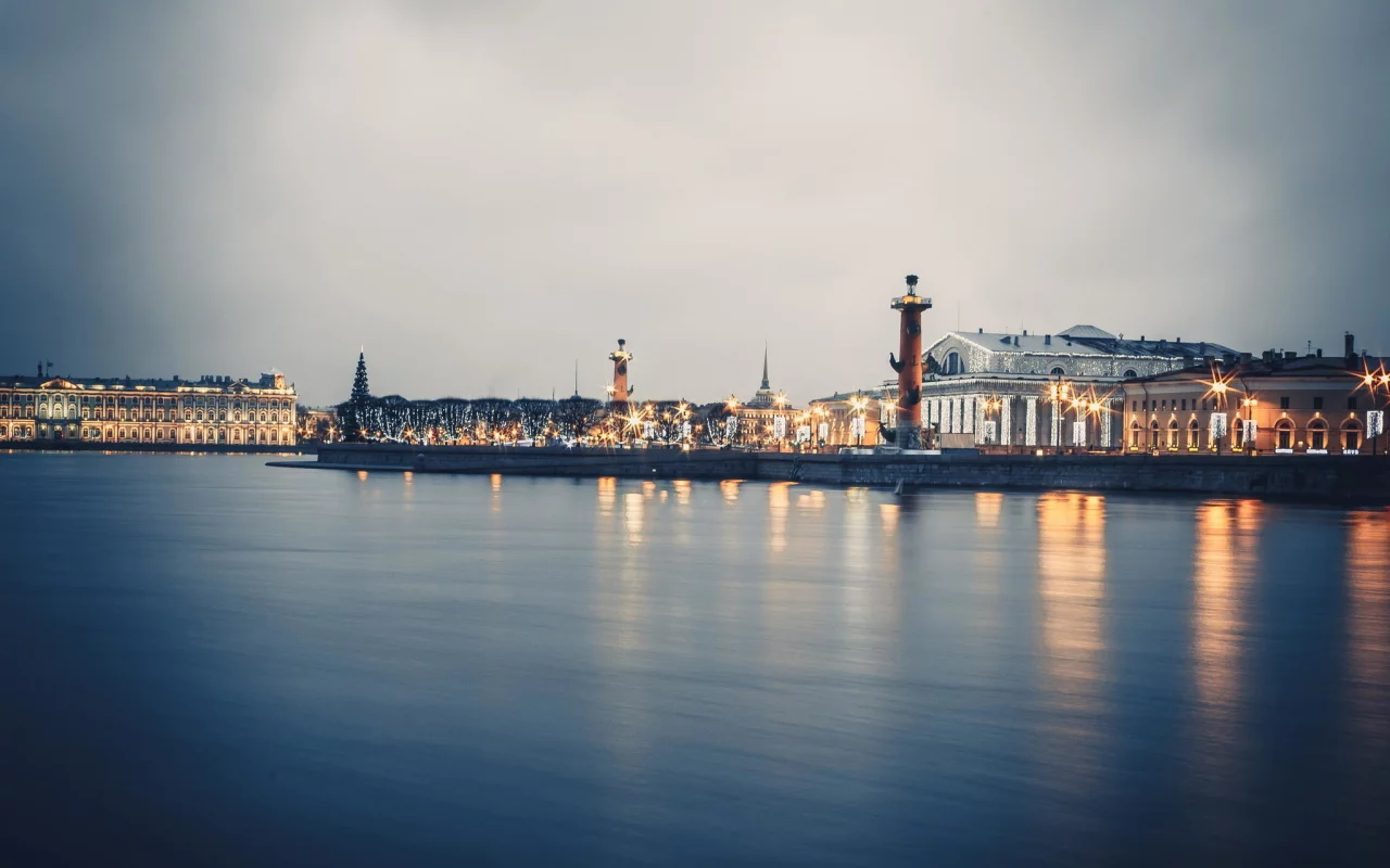 петербург, питер ночью, нева, ростральные колонны