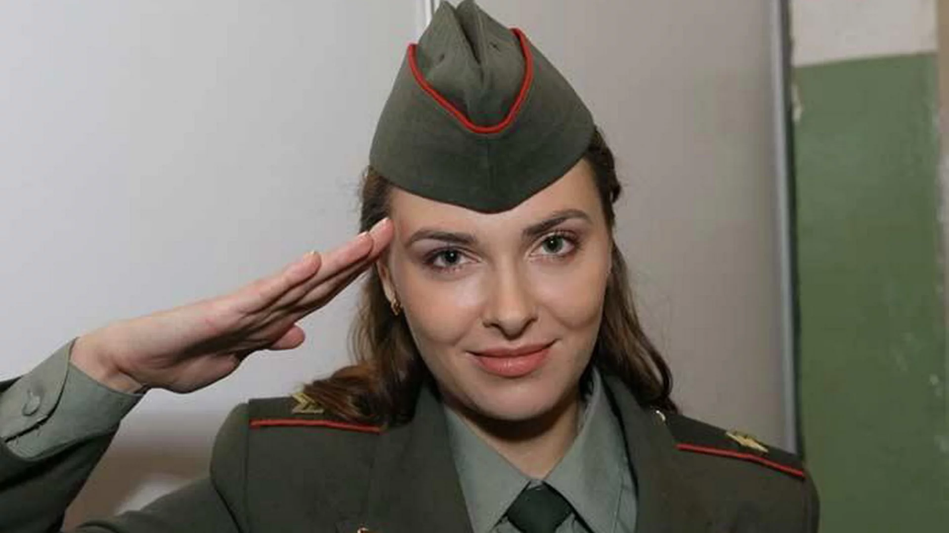 девушка, военная форма, макияж, девушка в пилотке, брюнетка, ольга фадеева