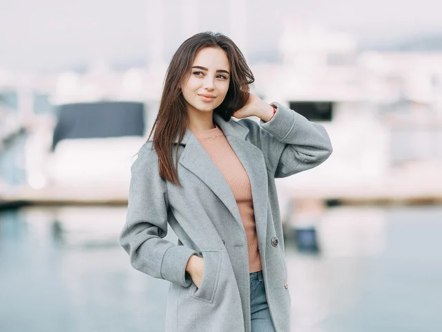 девушка, брюнетка, макияж, грудь, девушка в пальто, фигура