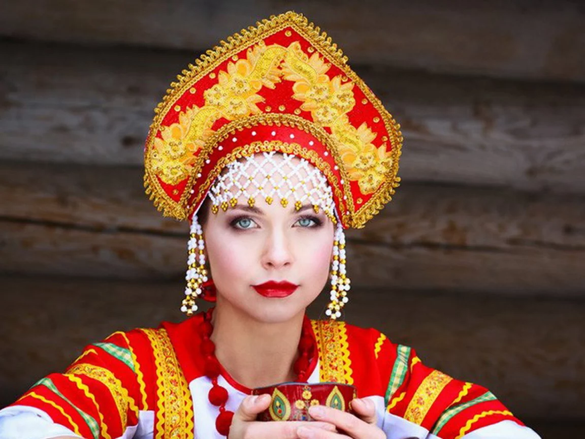 девушка, макияж, русская красавица, девушка в кокошнике, макияж, русская девушка, красные губы