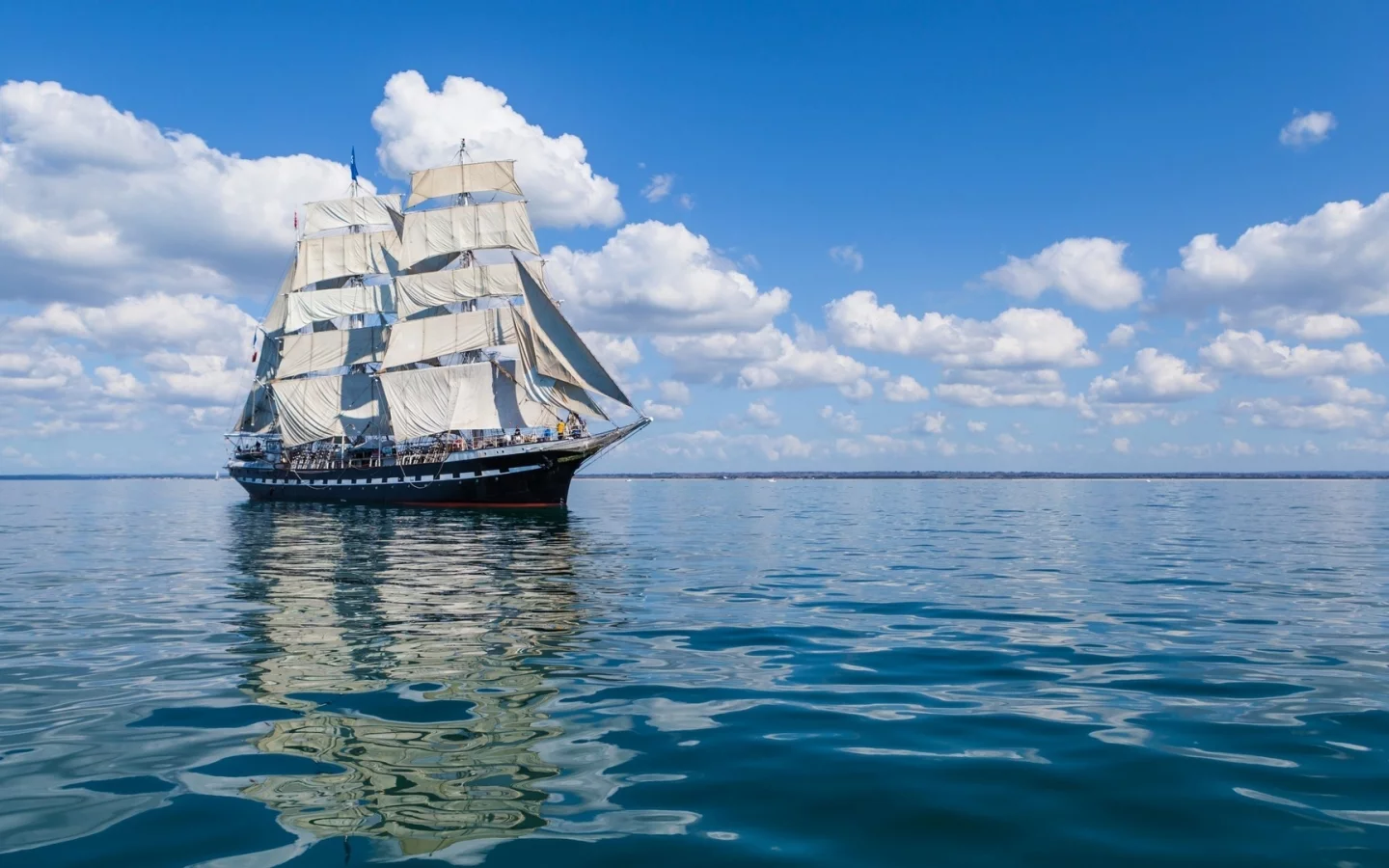 парусник, паруса, корабль, море, небо, облака