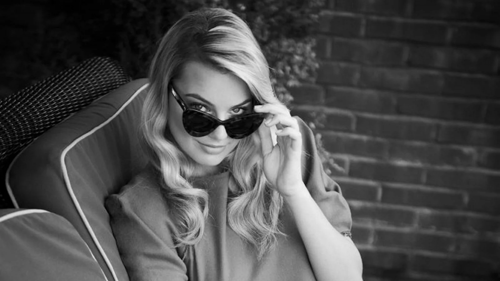 margot robbie, марго робби, девушка, грудь, актриса, макияж, шикарная девушка, фигуристое тело, точеная фигура, большие глаза, длинные реснички