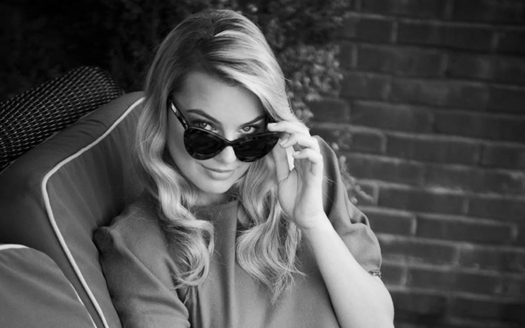 margot robbie, марго робби, девушка, грудь, актриса, макияж, шикарная девушка, фигуристое тело, точеная фигура, большие глаза, длинные реснички