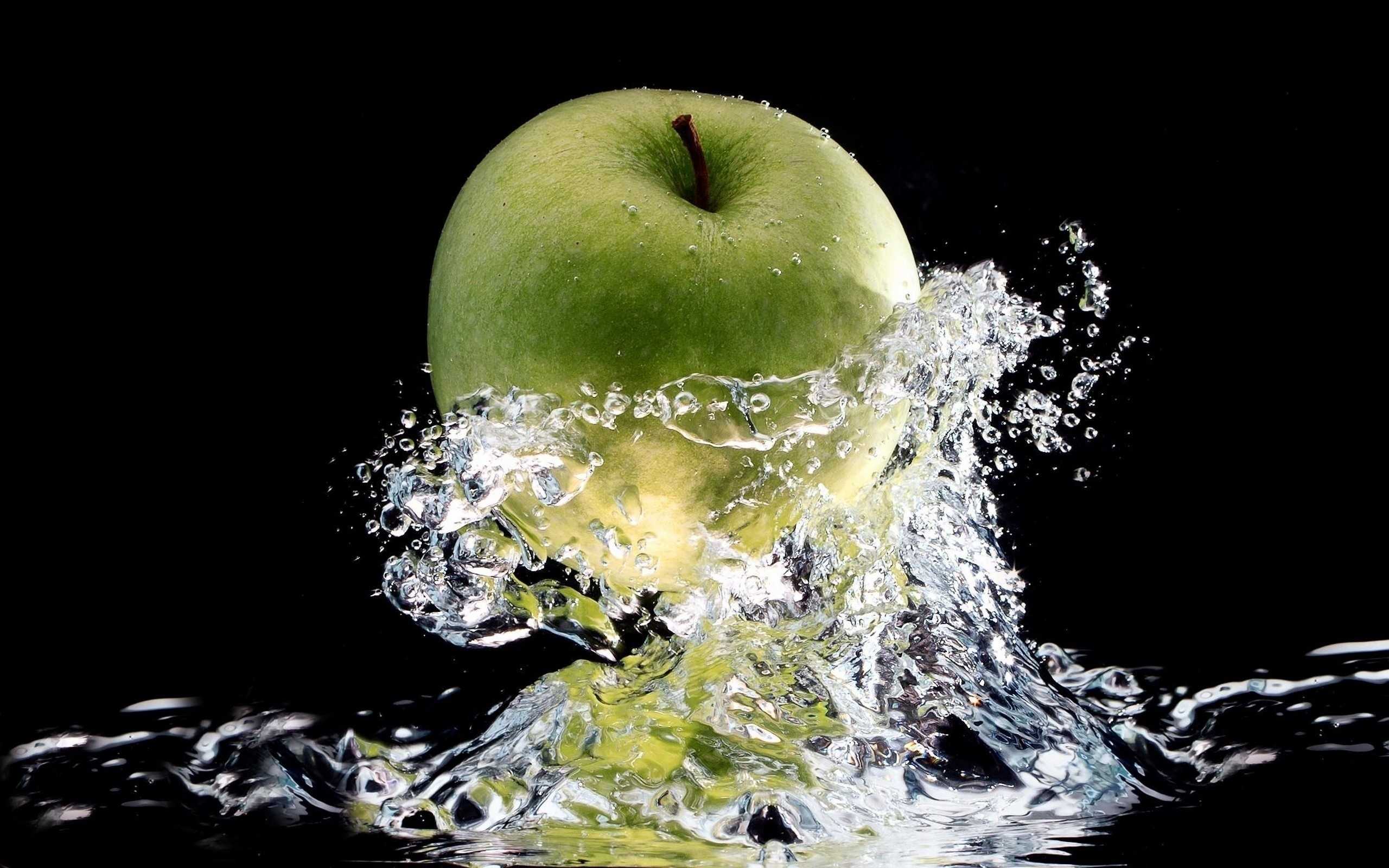 яблоко, вода