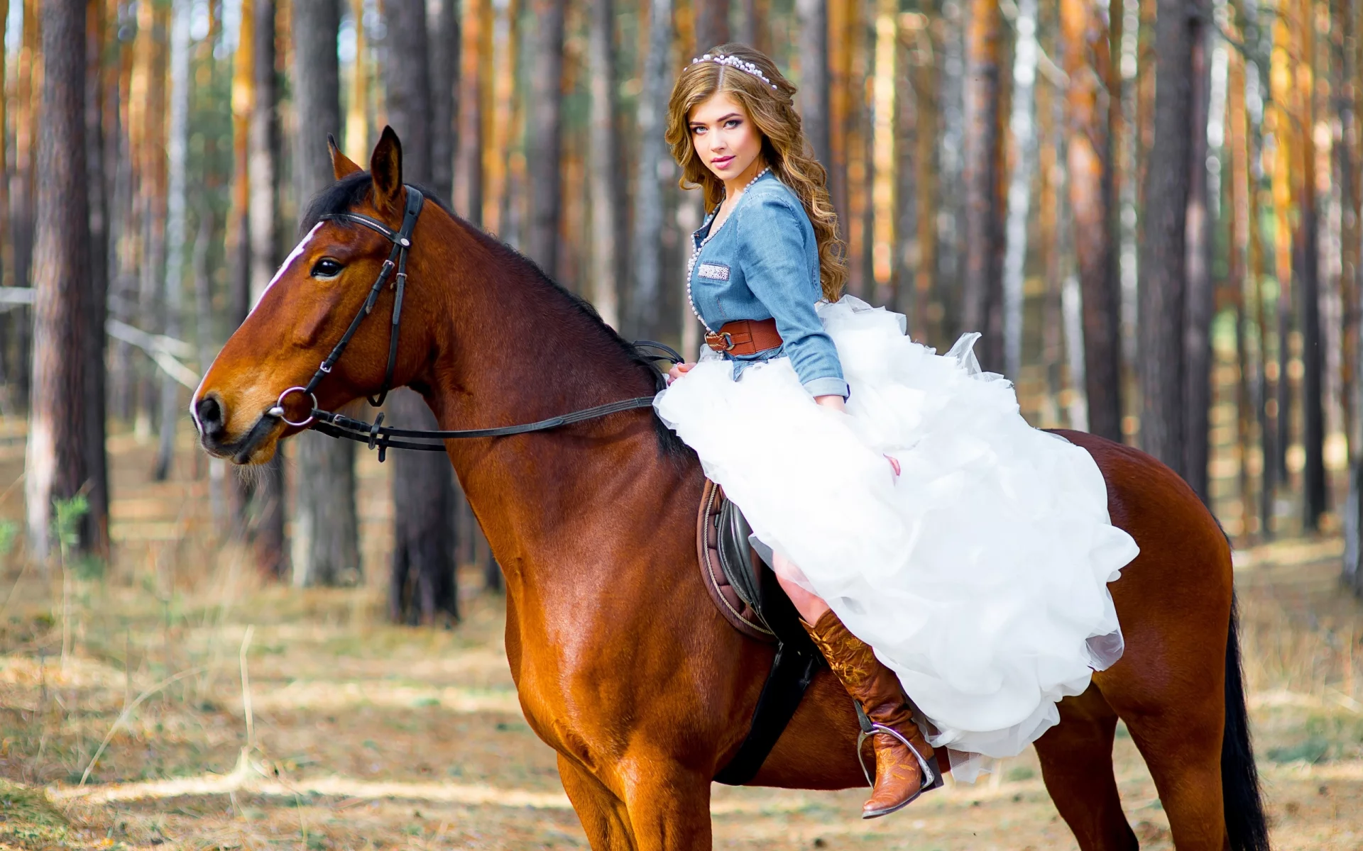 девушка, милая, симпатичная, лошадь, куртка, юбка, сапоги