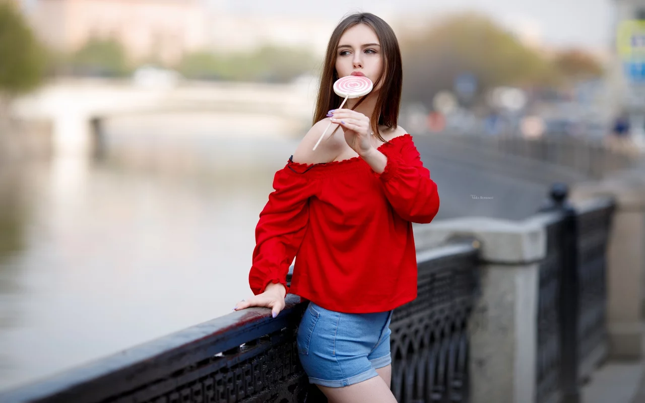 девушка, милая, симпатичная, шорты, леденец