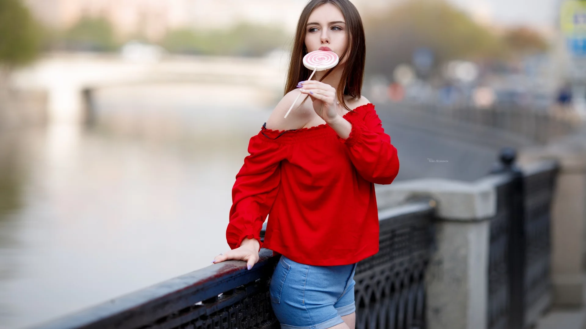 девушка, милая, симпатичная, шорты, леденец