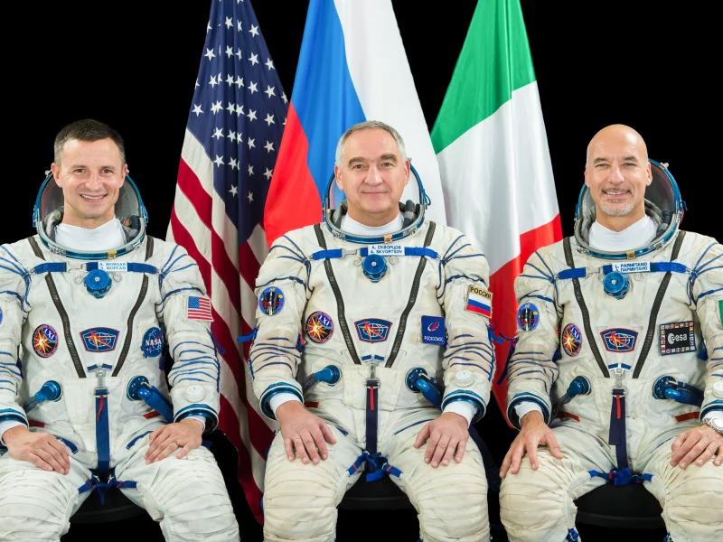 союз, мс 13, космонавты, роскосмос, наса, ека, космос, флаг, экипаж, морган, скворцов, пармитано, россия, сша, италия