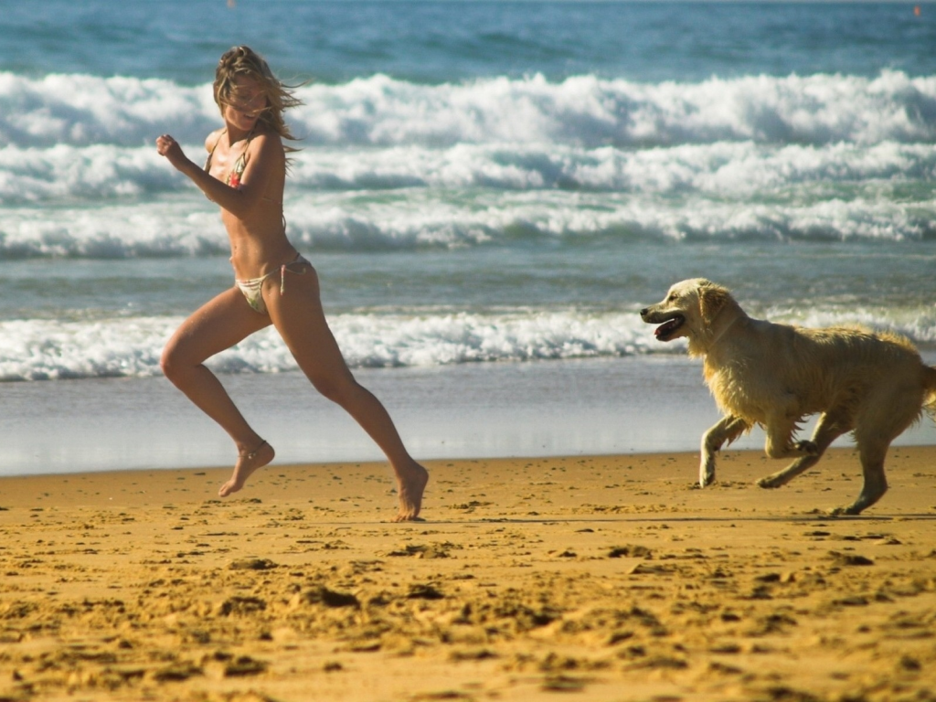 девушка, пляж, океан, собака, бег