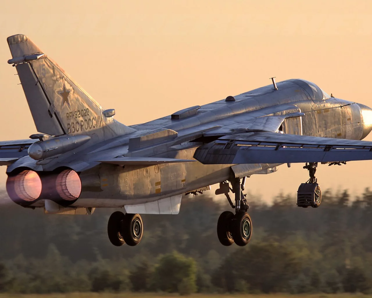 самолёт, су24м