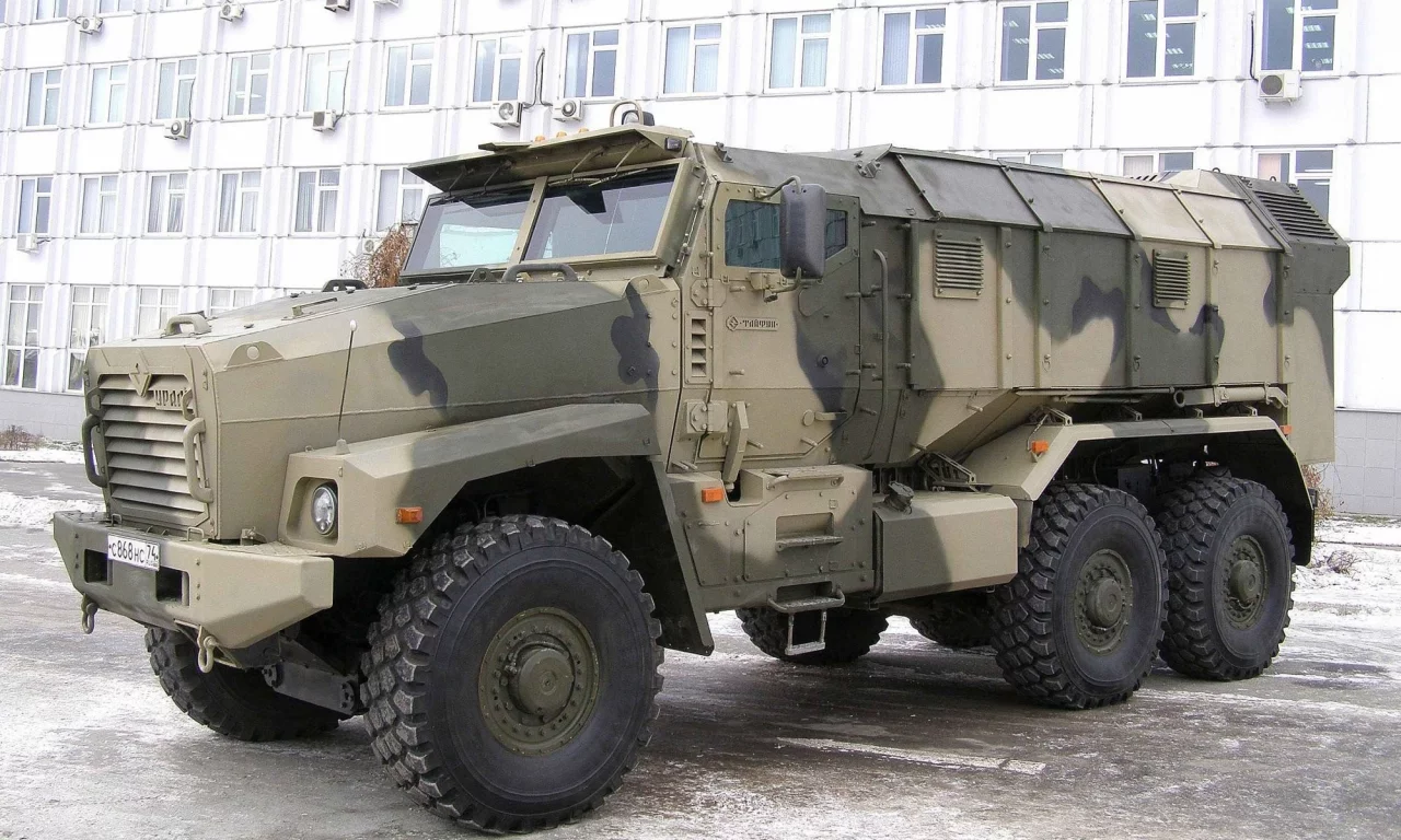 урал 63099, тайфун у