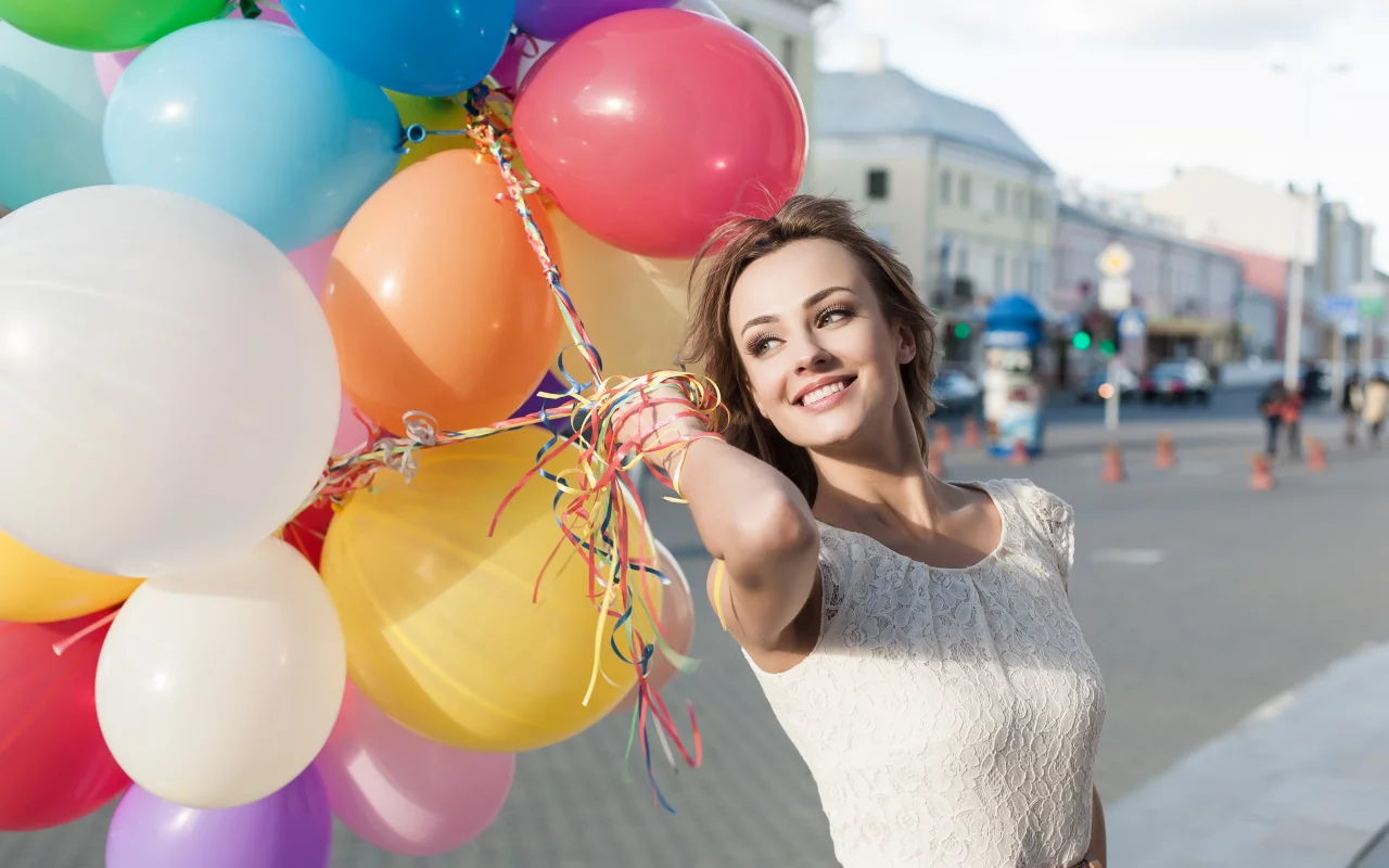 девушка, красивая, взгляд, позирует, с шарами