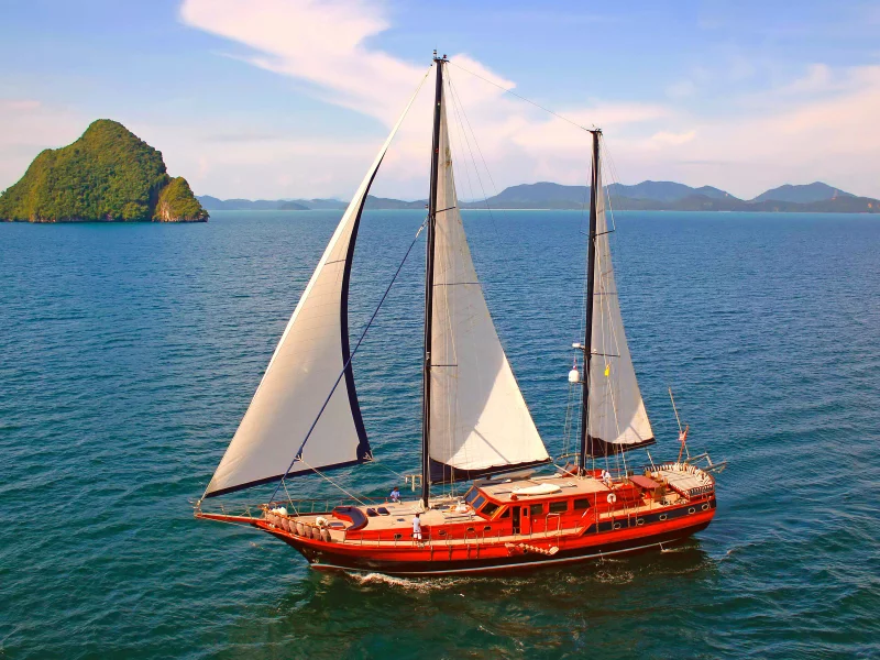 яхта, море