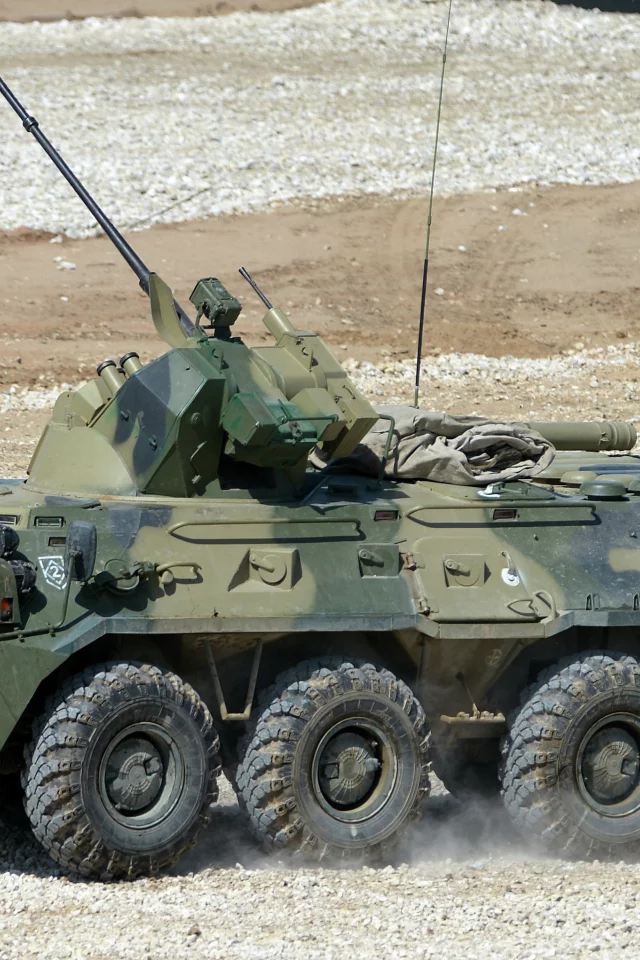 бтр82а, бронетранспортёр