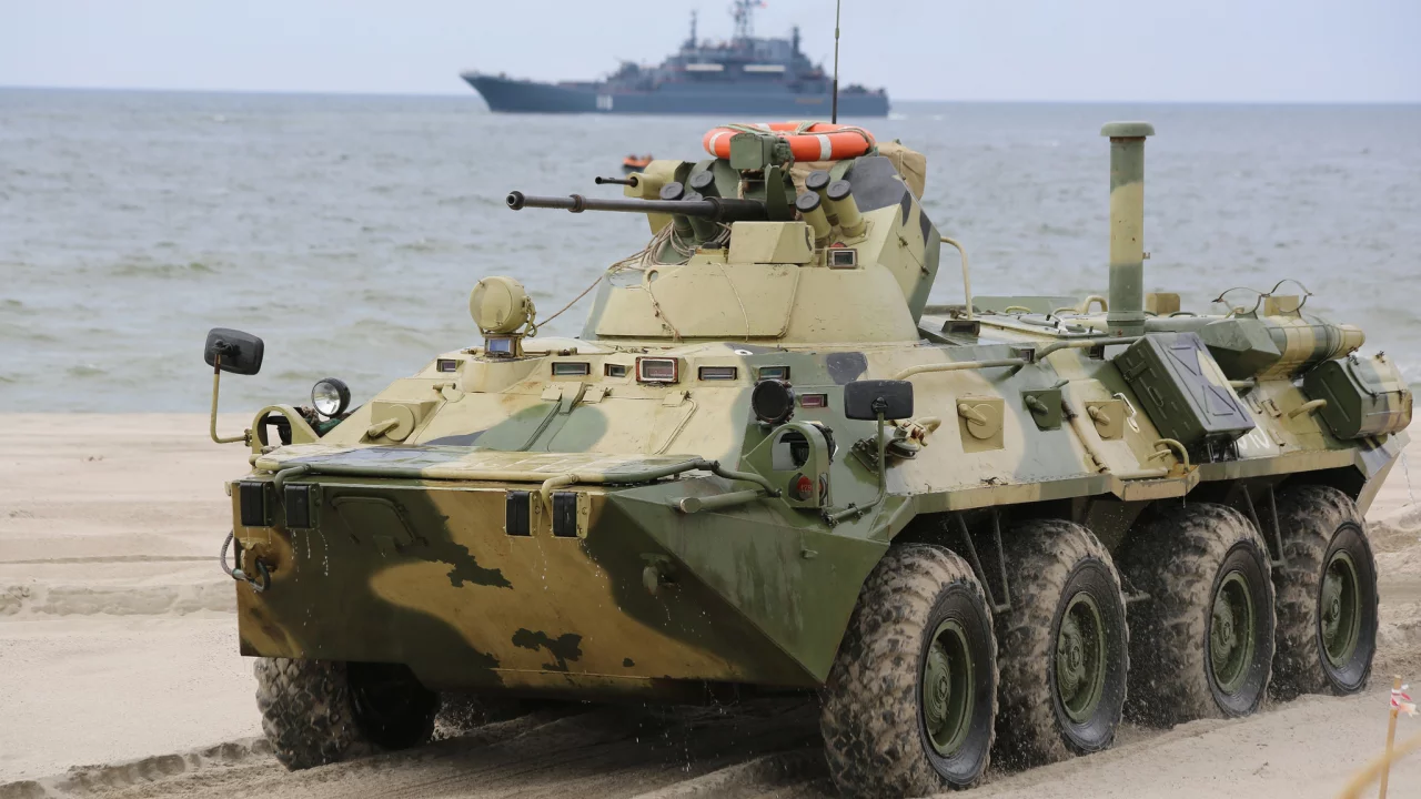бтр, побережье, море