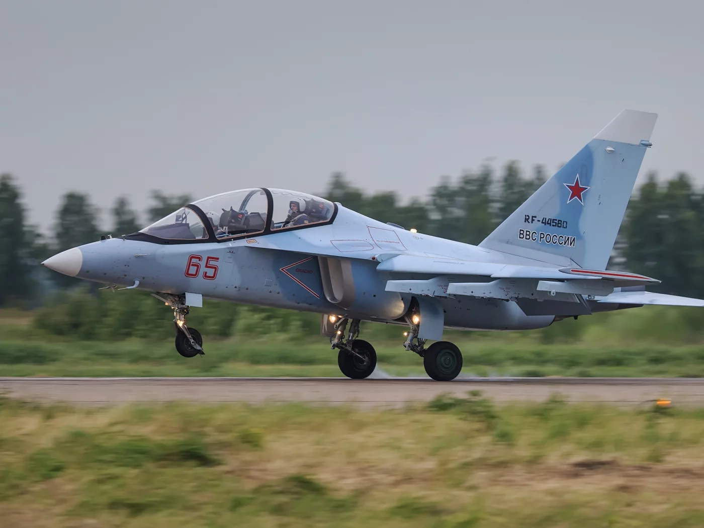як130, самолёт, учебнобоевой