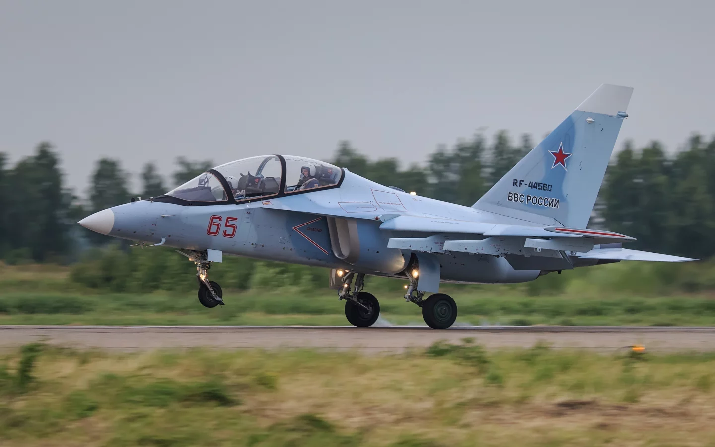 як130, самолёт, учебнобоевой